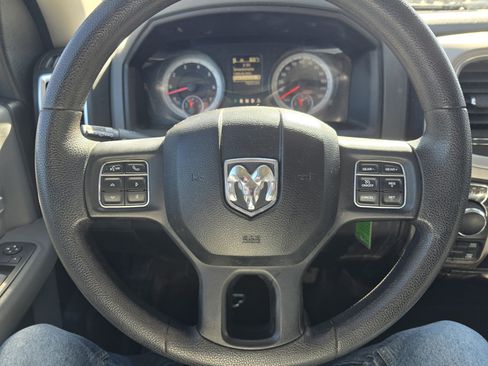 Used 2018 RAM 1500 Classic SLT image 8