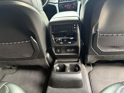 Used 2022 Jeep Grand Cherokee L Limited image 22