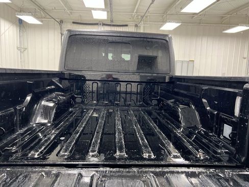 Used 2024 Jeep Gladiator Rubicon w/ Technology Group image 24