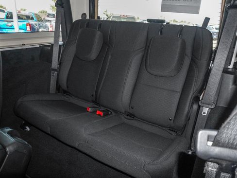 Used 2022 Jeep Wrangler Sport S image 32