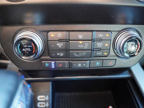 Used 2020 Ford F150 Lariat w/ Equipment Group 502A Luxury AWD/4WD image 6