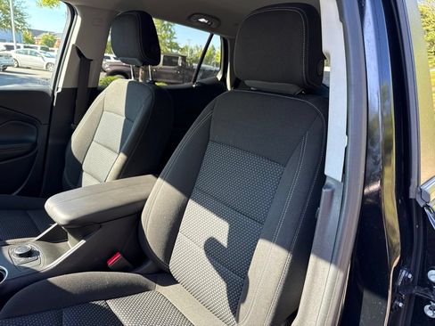 Used 2024 GMC Terrain SLE AWD/4WD image 18