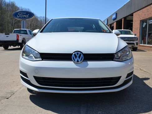 Used 2016 Volkswagen Golf S image 2