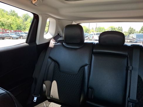 Used 2021 Jeep Compass Latitude w/ Sun and Sound Group AWD/4WD image 19