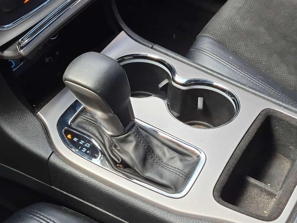Used 2018 Jeep Grand Cherokee Altitude AWD/4WD image 16