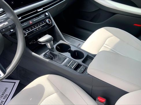 Used 2025 Hyundai Sonata SE FWD image 19