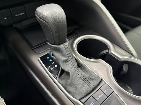 Used 2024 Toyota Camry LE image 19