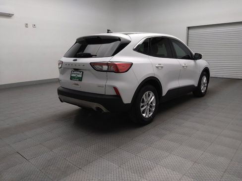 Used 2020 Ford Escape SE image 9