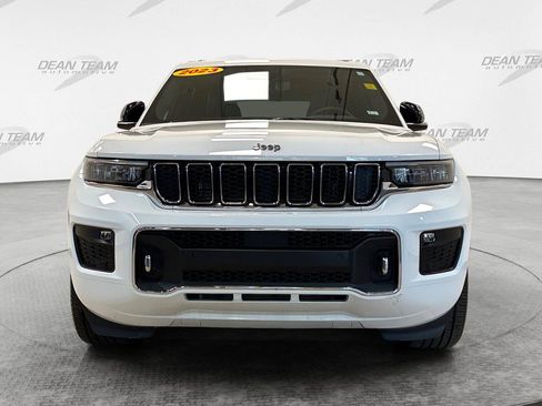 Used 2023 Jeep Grand Cherokee Overland w/ Luxury Tech Group IV AWD/4WD image 7
