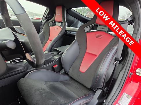 Used 2025 Nissan Z NISMO w/ Floor Mat Package image 12