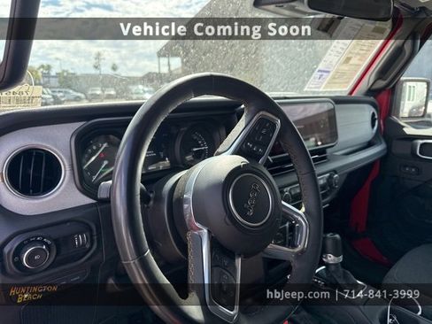 Used 2024 Jeep Wrangler Unlimited Sahara image 9