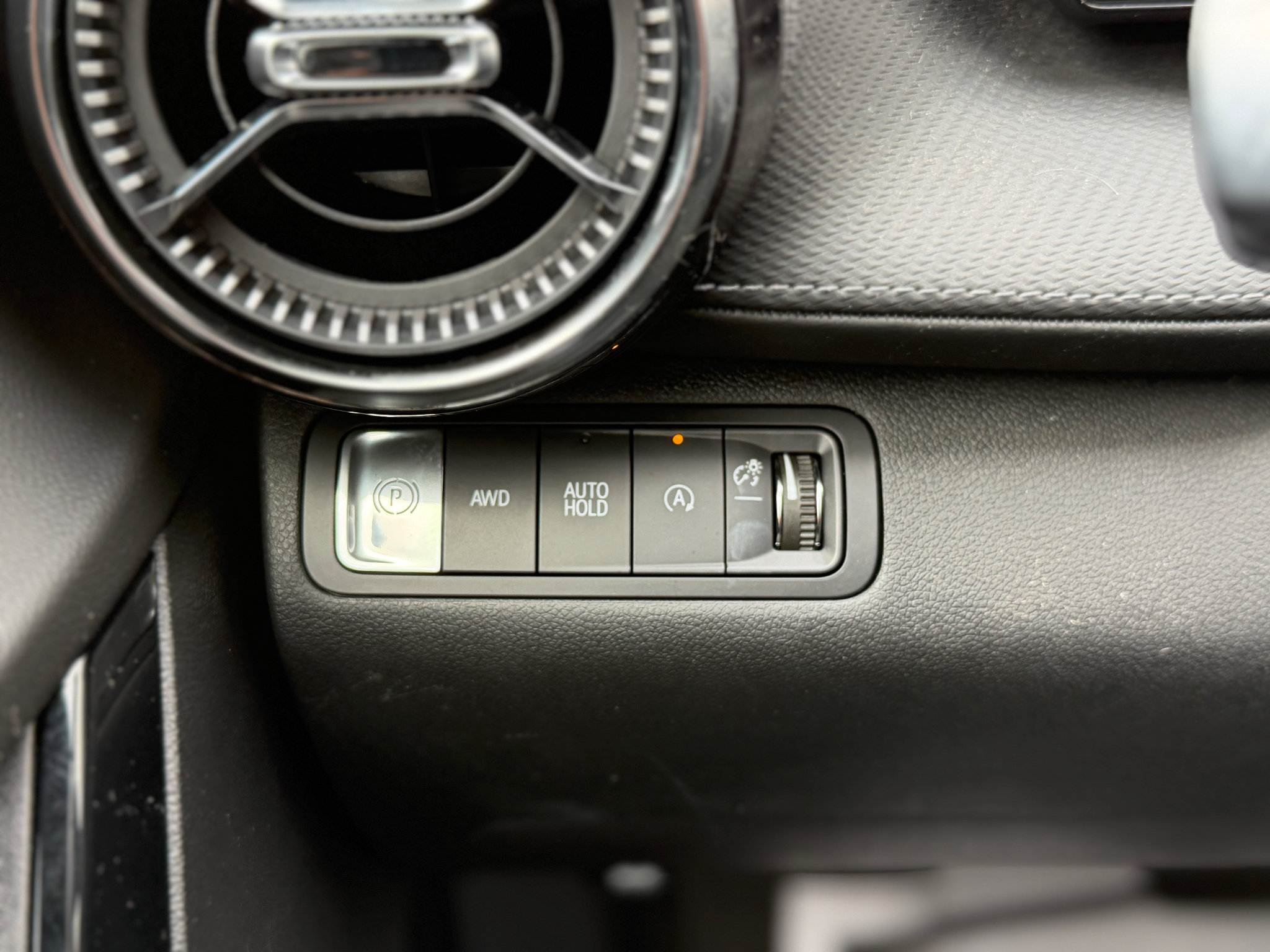 Used 2025 Chevrolet Equinox LT AWD/4WD image 6