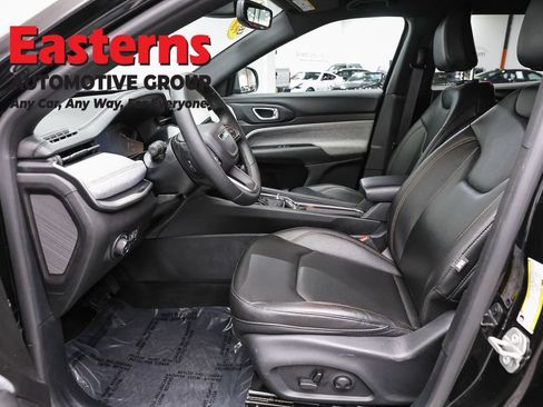 Used 2024 Jeep Compass Latitude AWD/4WD image 13