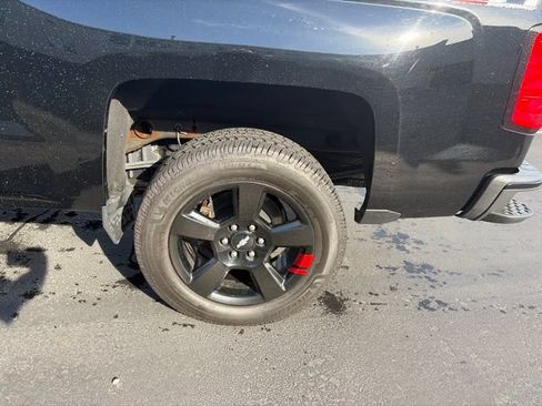 Certified 2018 Chevrolet Silverado 1500 LT w/ Redline Edition AWD/4WD image 5