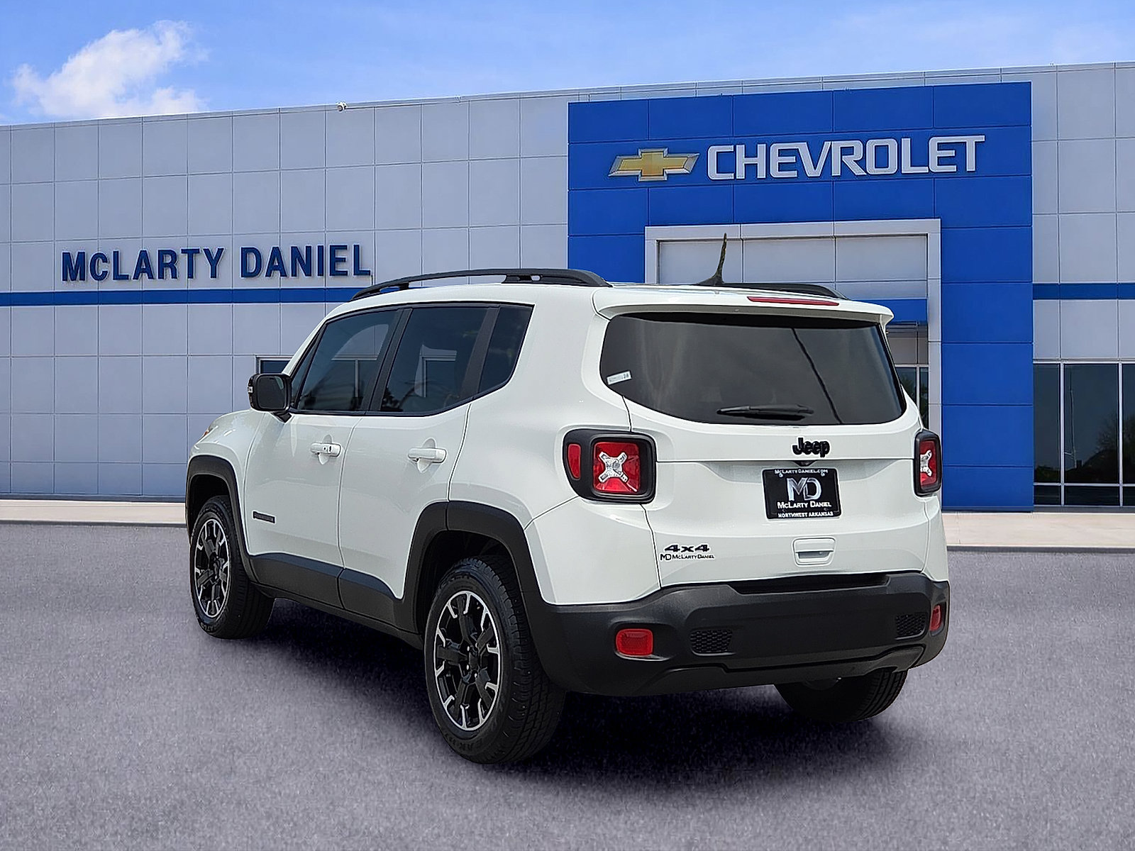 Used 2023 Jeep Renegade Latitude AWD/4WD image 4