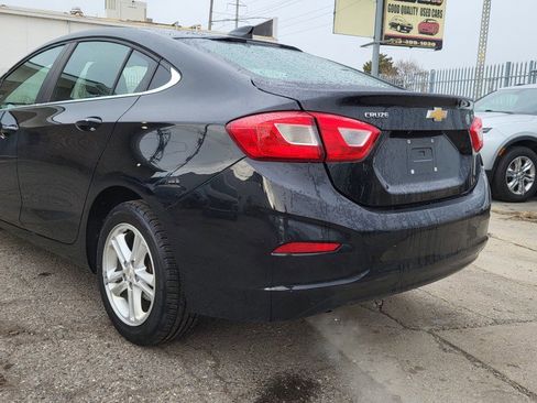 Used 2018 Chevrolet Cruze LT w/ Sun And Sound Package image 7