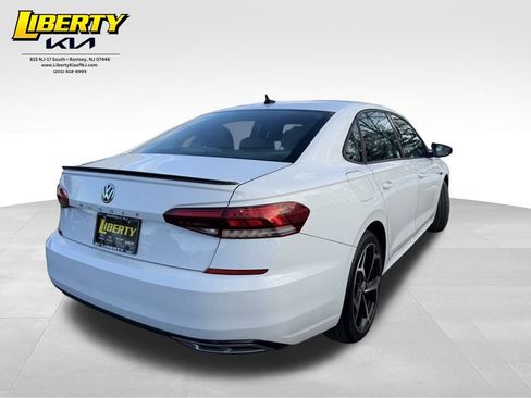 Used 2020 Volkswagen Passat 2.0T R-Line image 7