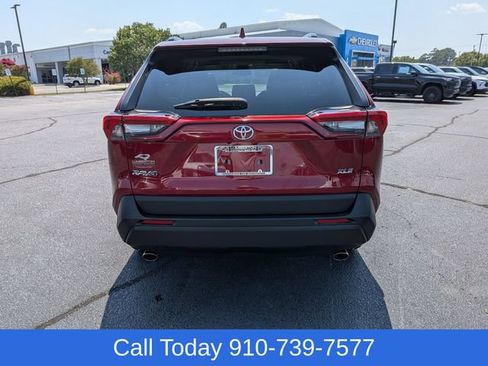 Used 2021 Toyota RAV4 XLE Premium FWD image 4