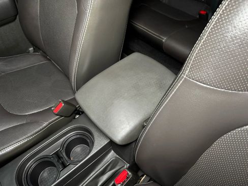 Used 2014 Nissan Frontier PRO-4X w/ Pro-4x Luxury Package image 32