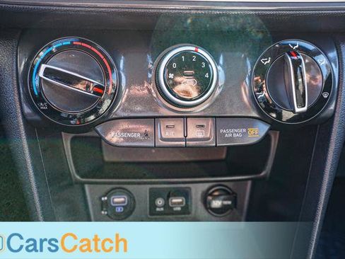 Used 2021 Hyundai Kona SE image 35