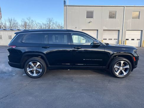 Used 2023 Jeep Grand Cherokee L Limited w/ Trailer Tow Group (B) image 2