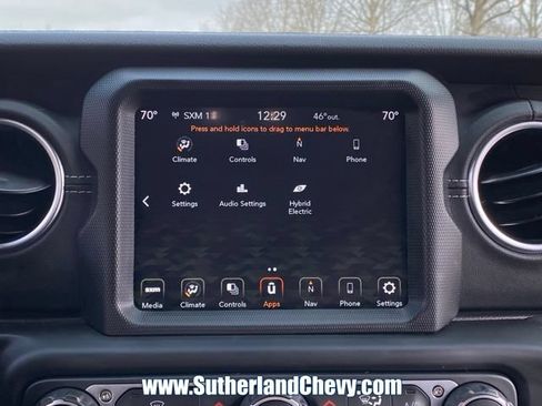 Used 2022 Jeep Wrangler Unlimited Sahara AWD/4WD image 27