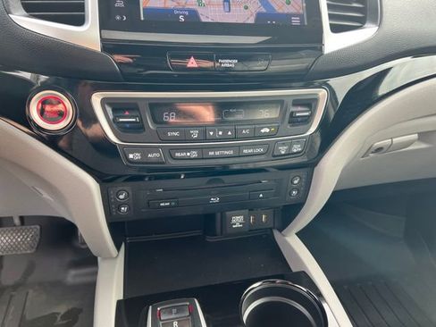 Used 2018 Honda Pilot Elite image 20