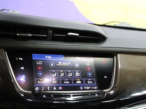 Used 2020 Cadillac XT6 Premium Luxury w/ Platinum Package AWD/4WD image 19