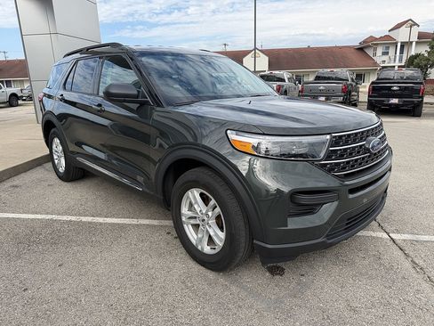 Used 2023 Ford Explorer XLT w/ Class IV Trailer Tow Package AWD/4WD image 8