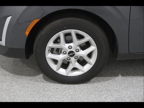 Used 2024 Kia Soul LX w/ Option Group 015 FWD image 19