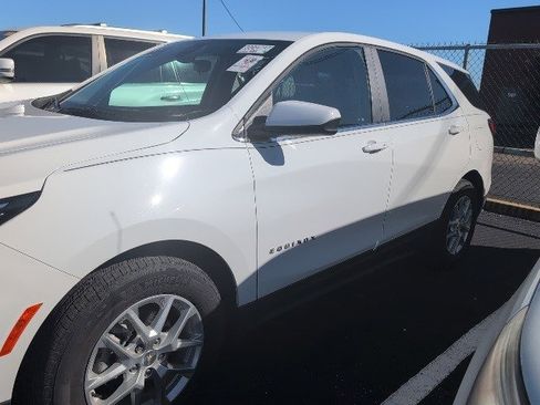 Used 2024 Chevrolet Equinox LT w/ LPO, Floor Liner Package image 3