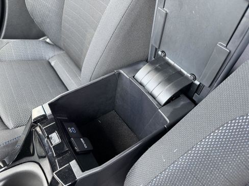 Used 2022 Toyota Corolla SE FWD image 13