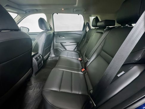 Used 2024 Nissan Rogue SV w/ SV Premium Package FWD image 27