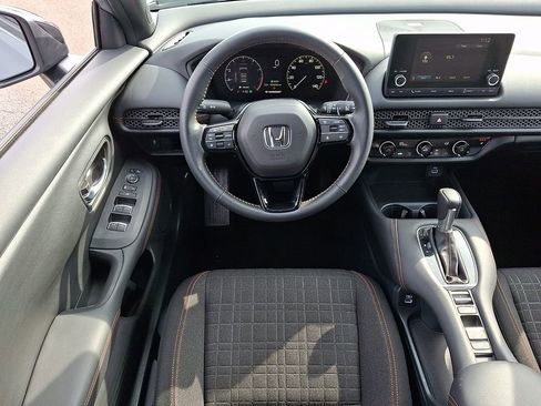 Used 2023 Honda HR-V Sport image 11