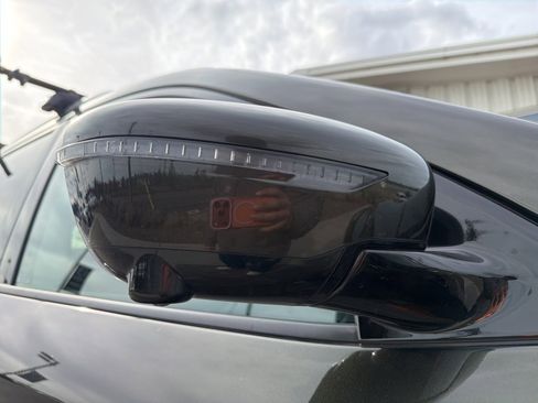 Used 2017 Nissan Pathfinder SL image 9