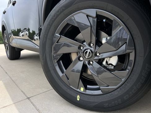 New 2026 Nissan Rogue SV AWD/4WD image 6