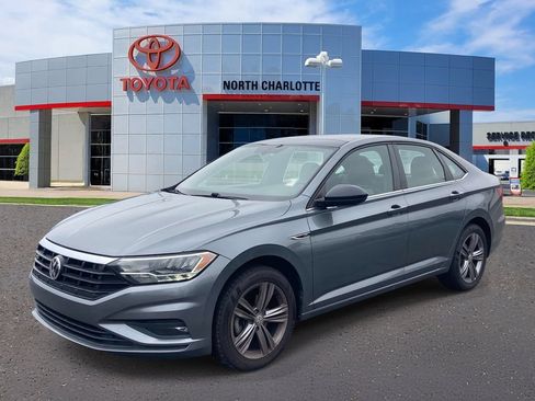 Used 2019 Volkswagen Jetta R-Line FWD image 3