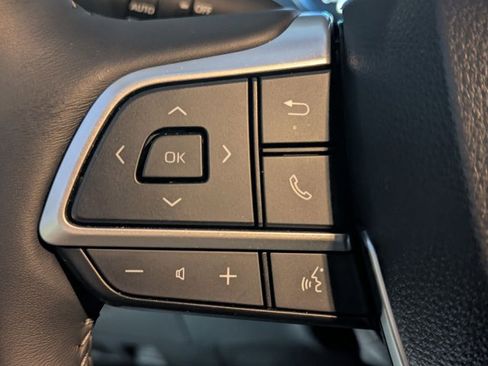 Used 2026 Toyota Highlander Limited image 14