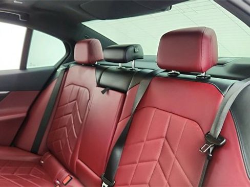 Used 2024 BMW i5 eDrive40i w/ Premium Package image 30