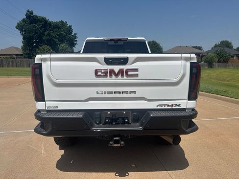 Used 2024 GMC Sierra 2500 AT4X AWD/4WD image 4