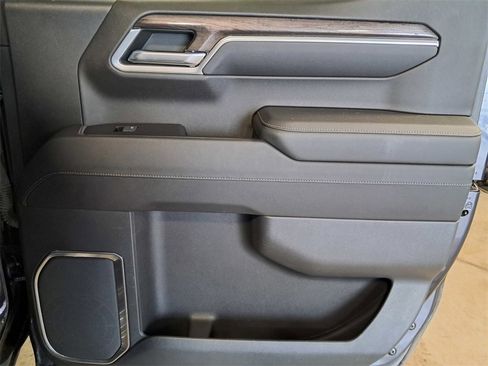 Used 2022 Chevrolet Silverado 1500 LTZ w/ LTZ Premium Package image 14