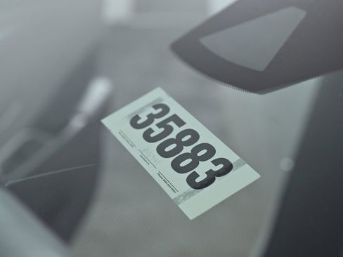 New 2025 Nissan Versa SR w/ Trunk Package image 26