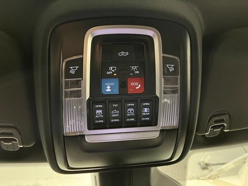 Used 2026 RAM 1500 Limited AWD/4WD image 9