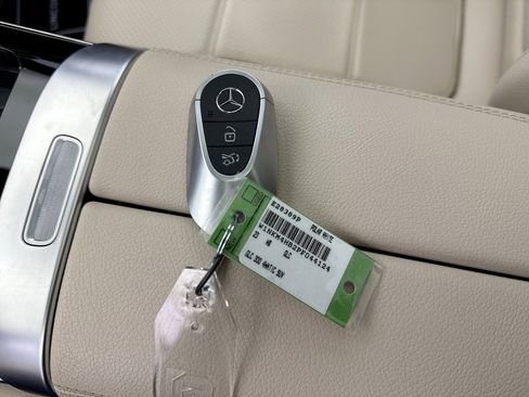 Used 2023 Mercedes-Benz GLC 300 4MATIC image 12