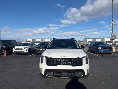 Certified 2025 Kia Sorento SX image 8