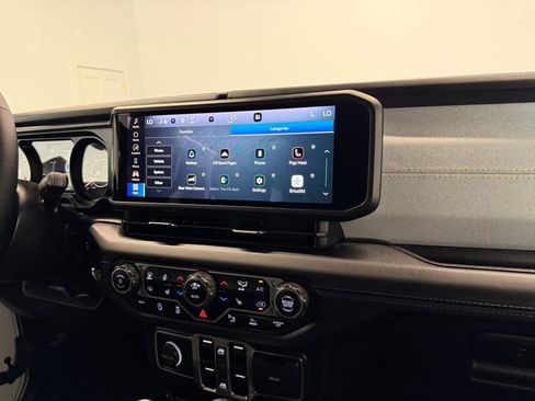 Used 2024 Jeep Wrangler Sahara w/ Safety Group image 31