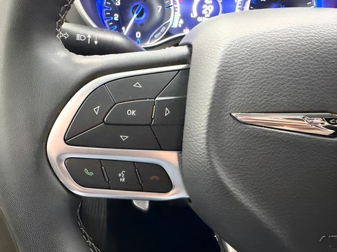 Used 2022 Chrysler Pacifica Touring-L FWD image 20
