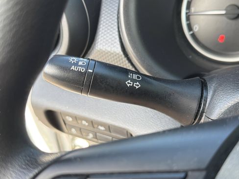 Used 2022 Nissan Kicks S FWD image 19