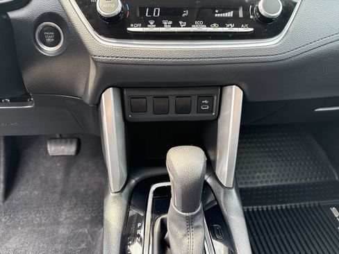 Used 2023 Toyota Corolla Cross LE w/ Moonroof Package AWD/4WD image 17