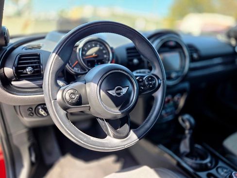 Used 2016 MINI Cooper Clubman FWD image 11
